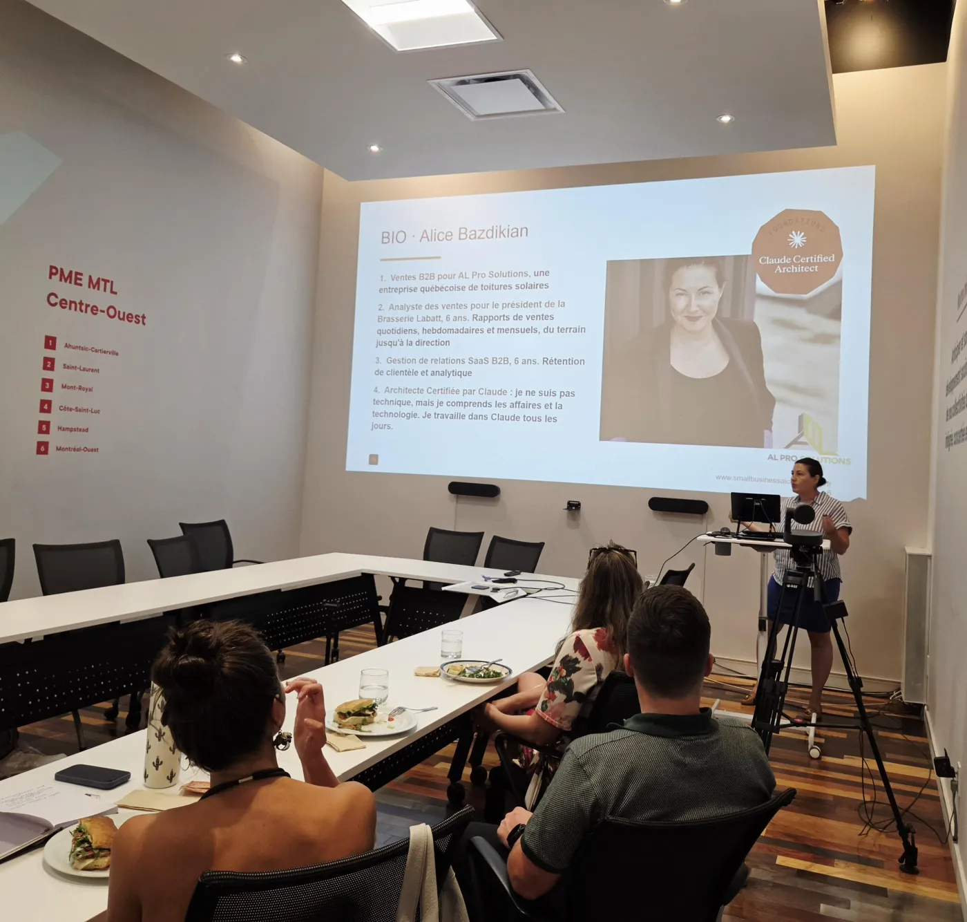Alice presenting at PME MTL Centre-Ouest